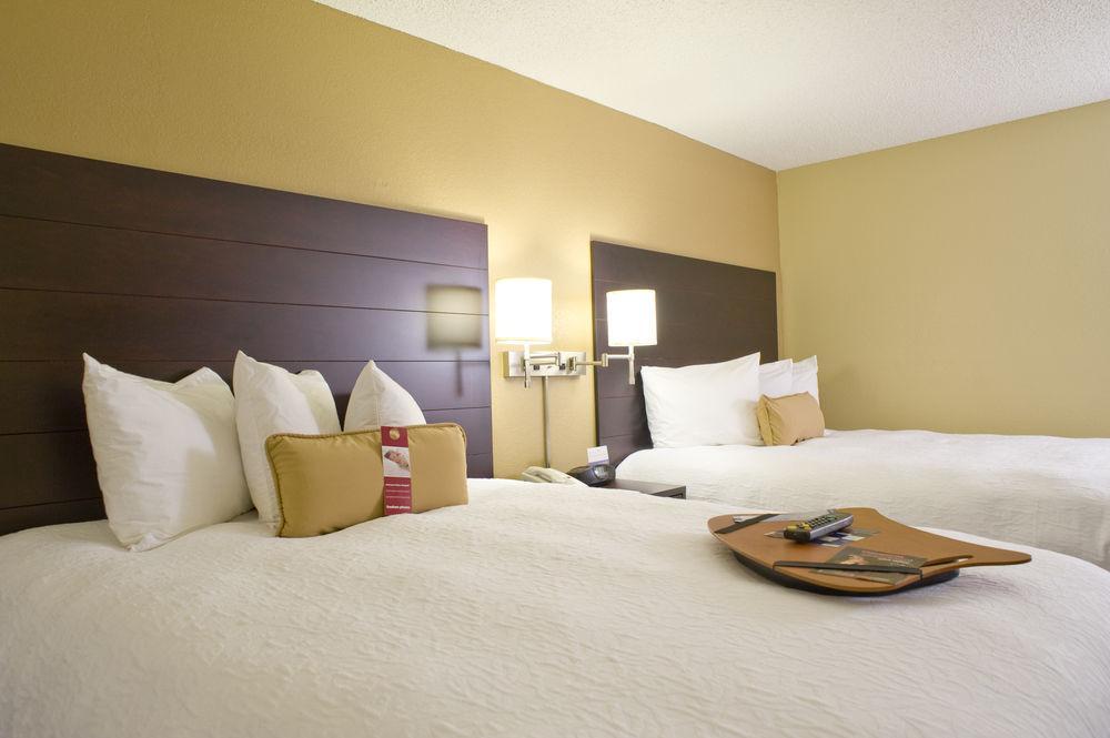 Hampton Inn Starkville Luaran gambar