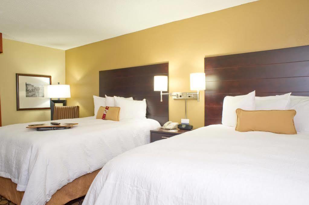 Hampton Inn Starkville Luaran gambar